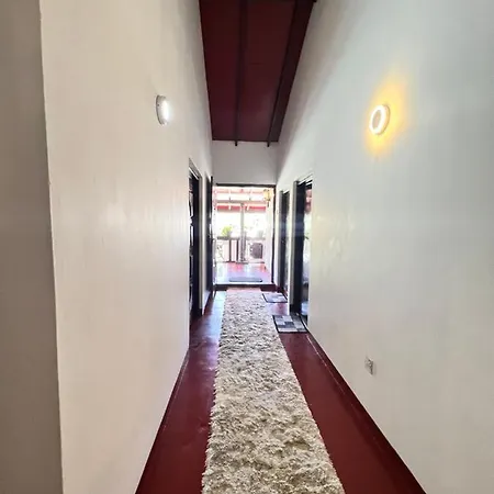 Hill Top Inn Guest house *