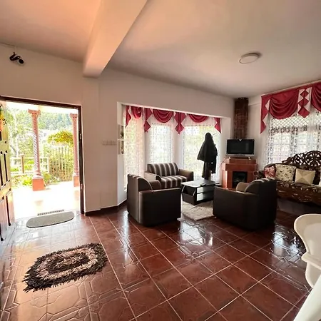 Hill Top Inn Guest house *
