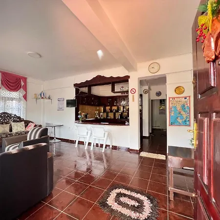 Hill Top Inn Guest house *