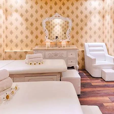 Hotel The Westbury Palace
