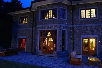 Jetwing Warwick Gardens, A Luxury Reserve Hotel