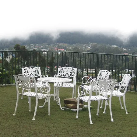 Hotel Tea Bush 3*