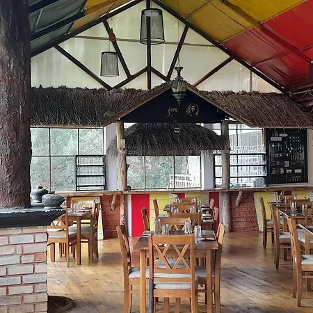Kingfern Hotel *