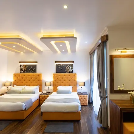 Grand Turf Hotel
