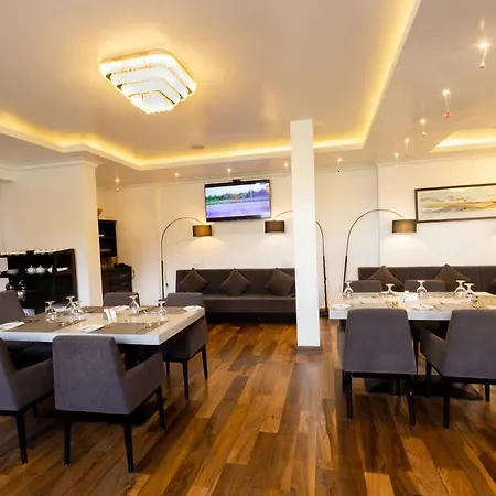Hotel Grand Turf