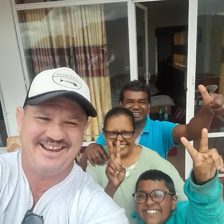 Woods Hut Homestay Nuwara Eliya