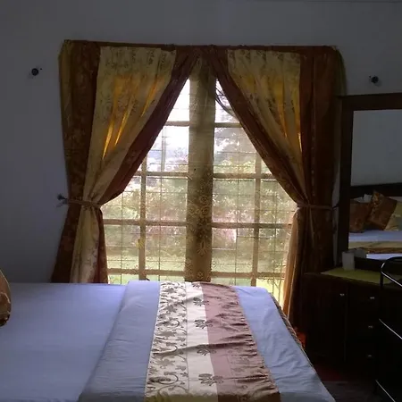Srihelyes Homestay *