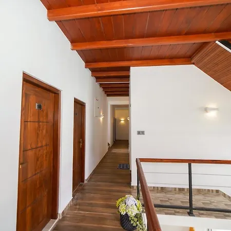 Hotel The Cool Breeze Nuwaraeliya Nuwara Eliya