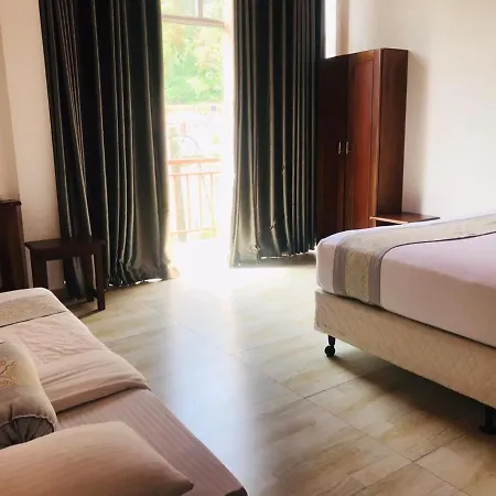 The Cool Breeze Nuwaraeliya Hotel *