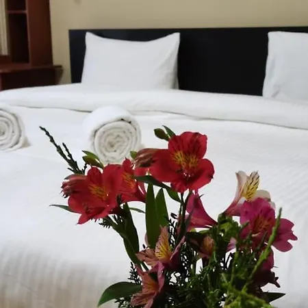 Nuwara Eliya Hotels *