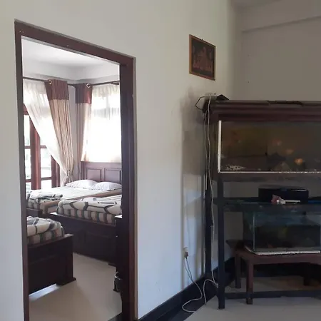 Maduwanthi Guest house *