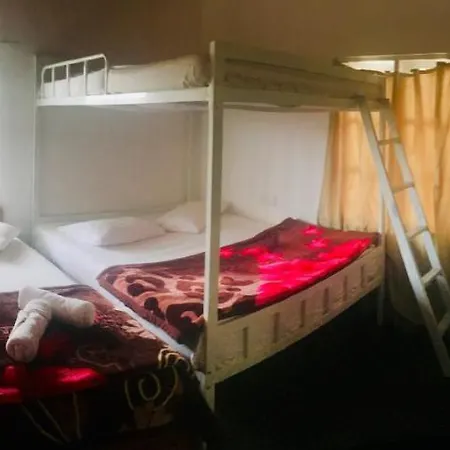 Hillcrest Homestay Nuwara Eliya