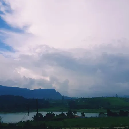 Grand Lake View Homestay *