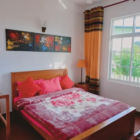 Hotel White Vintage Bunglow