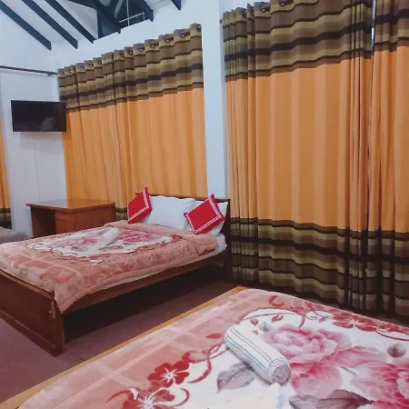 White Vintage Bunglow * Nuwara Eliya