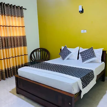 Crown Homestay