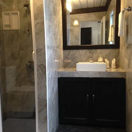 Misty Hills Boutique Cottage Guest house