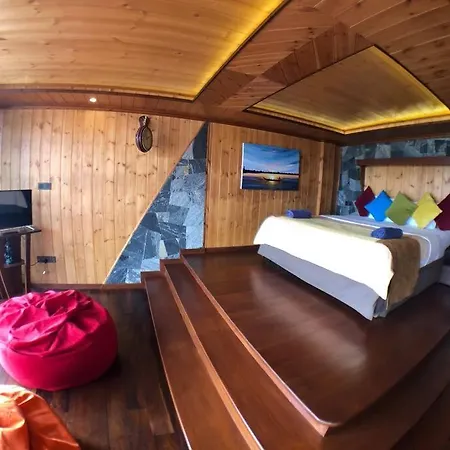 Pigeons Nest- King With Amazing Mountain View Holiday home Nuwara Eliya