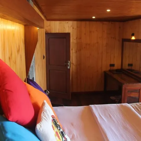 Pigeons Nest- King With Amazing Mountain View Holiday home