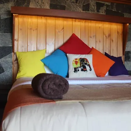 Holiday home Pigeons Nest- King With Amazing Mountain View