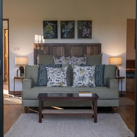 Stafford Bungalow - Exclusive Luxury Within A Private Tea Estate Villa *