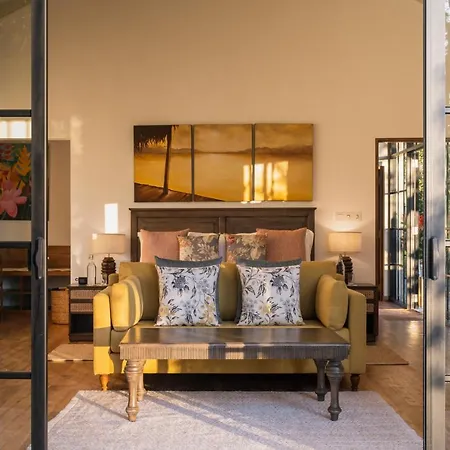 Stafford Bungalow - Exclusive Luxury Within A Private Tea Estate Villa