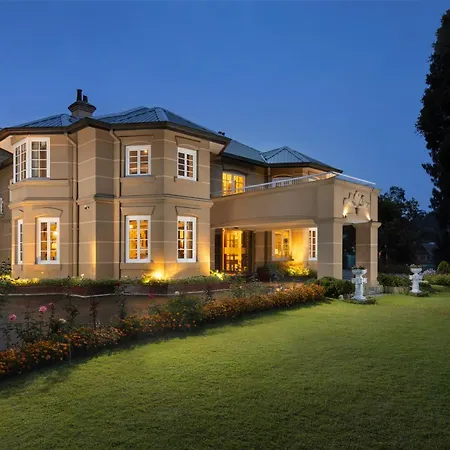 The Westbury Palace 5* Nuwara Eliya