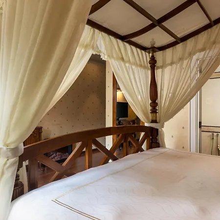 Hotel The Westbury Palace Nuwara Eliya
