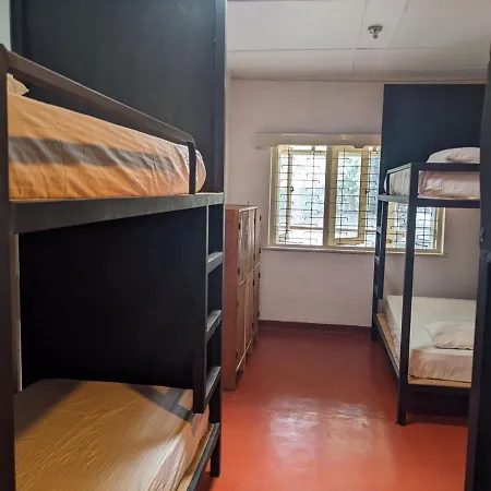 Chilly Croc Hostel *