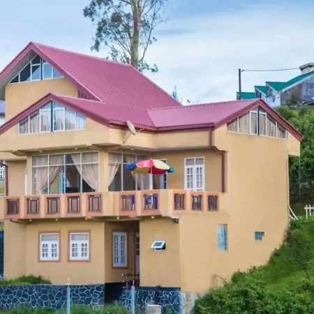 Peach By Amaluna Holiday home Nuwara Eliya