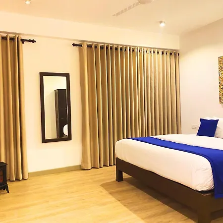 Hotel Queens Mount Glen Heights 2*