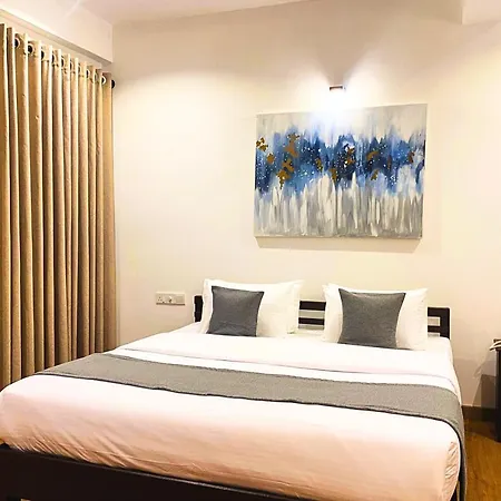 Hotel Queens Mount Glen Heights 2*