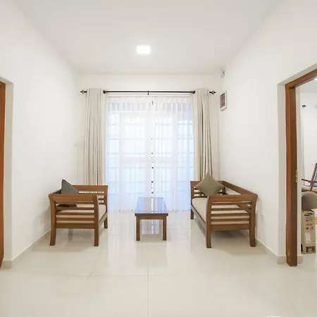 The Montfort, Nuwaraeliya Bed & Breakfast *
