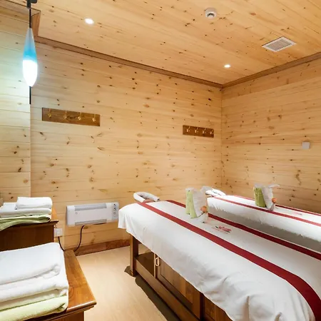 Araliya Red - Budget Friendly Hotel- Where Find Stunning 360 Panoramic View Of