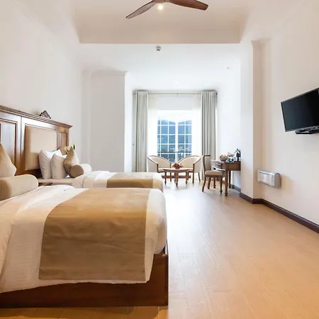Araliya Red - Budget Friendly Hotel- Where Find Stunning 360 Panoramic View Of 4* Nuwara Eliya