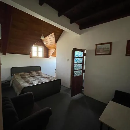 Edelweiss Bed & Breakfast *