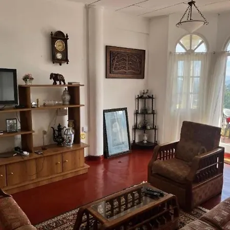 Home Holiday Homestay Nuwara Eliya