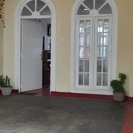 Home Holiday * Nuwara Eliya