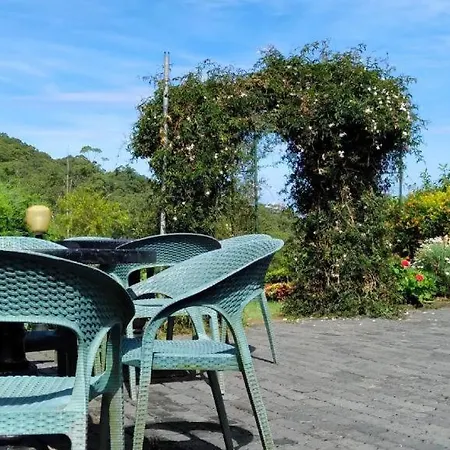 The Royal Terrace Holiday Bungalow Bed & Breakfast *