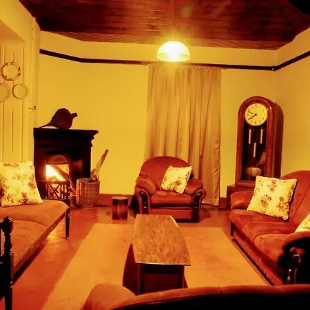 Meena Ella Colonial Bungalow Holiday home Nuwara Eliya