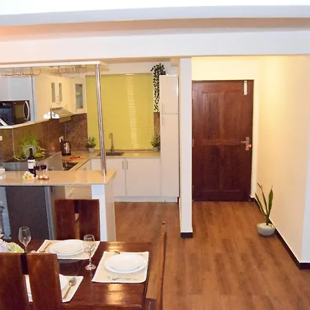 Infinity By Infinity Apartment *