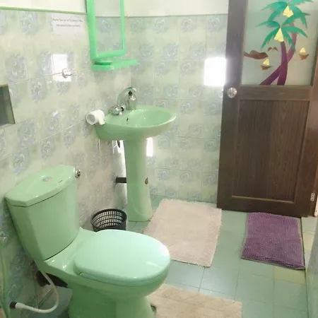 Guest house Red Wood Nuwara Eliya