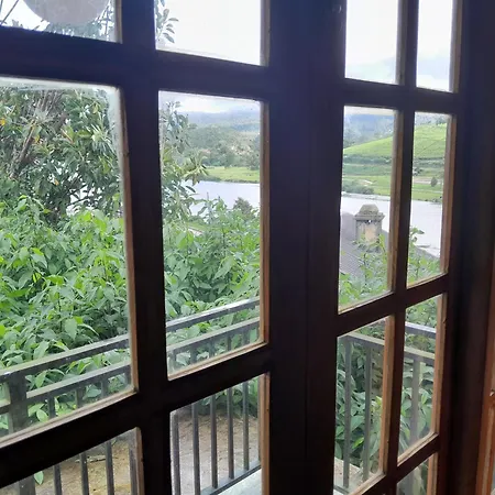 Hotel Creek View