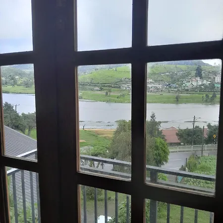 Hotel Creek View