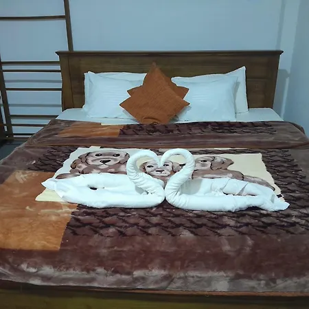 Creek View Hotel *