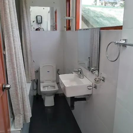 Eco Creations Nuwaraeliya Hotel 3*