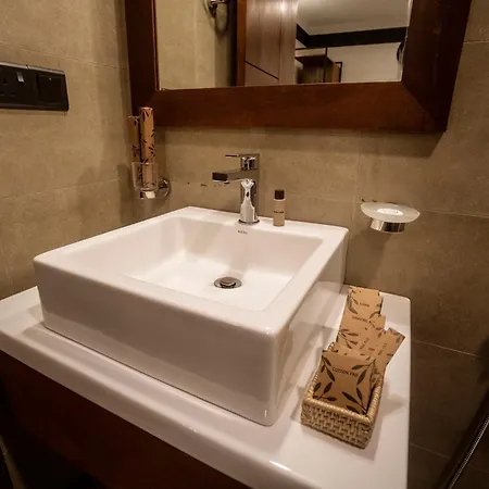 Hotel Bulwark *