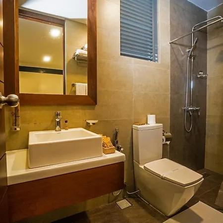 Bulwark Hotel *
