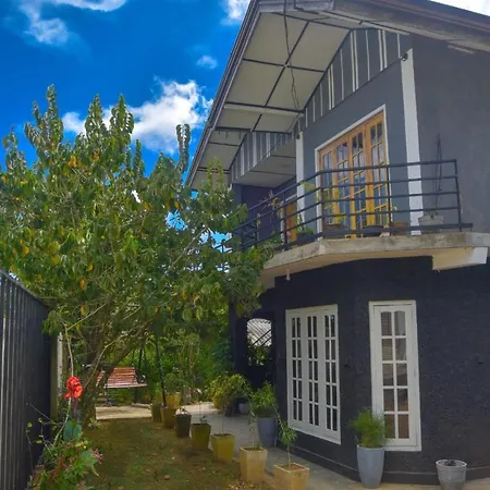 Heart Of The Hill Homestay *