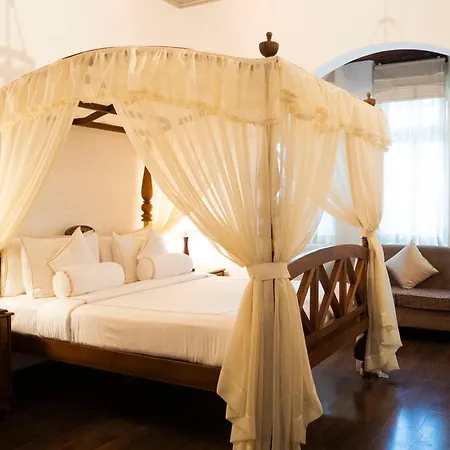 The Clovelly Villa